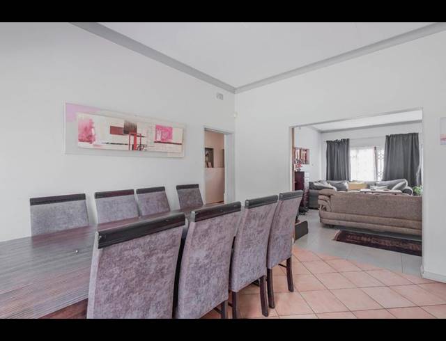 4 BEDROOM HOUSE FOR SALE IN CLUBVIEW